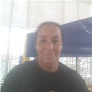 PROFESSORA DE YOGA ENSINA TODOS OS ALUNOS